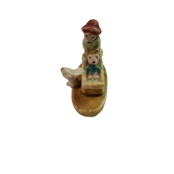 Bear Pushing Carriage Figurine - Picture 6 of 6